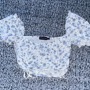 Pretty Little Thing puffed sleeve runched crop top